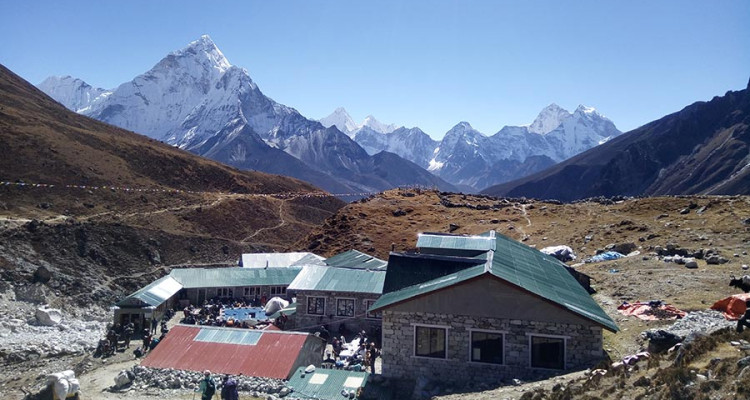 Everest-chola-pass-trek