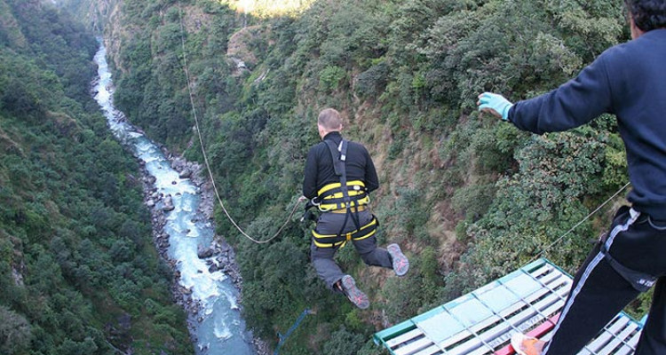 Bungy Jumping over Bhote Khosi river
