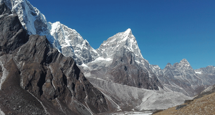 How much does it Cost to Trek to Everest base camp?