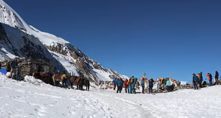 on the top of Thorong la pass