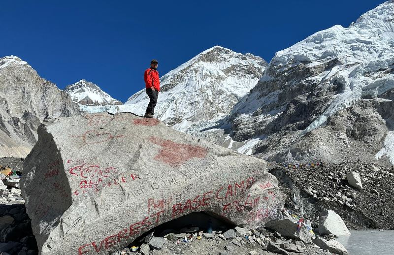 Trekking to Everest base camp 12 days