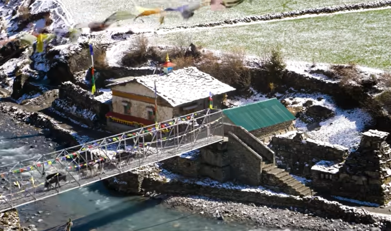 Manaslu circuit trek