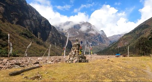 Makalu-base-camp-with-safe-holiday-adventure