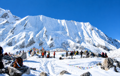 Trek to larke pass with safe holiday team