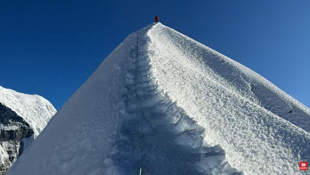 island peak climbing trek in Everest Nepal